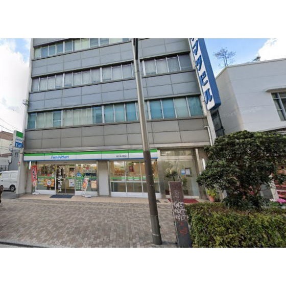 コンビニ　ファミリーマート横浜青木町店（コンビニ）まで509m