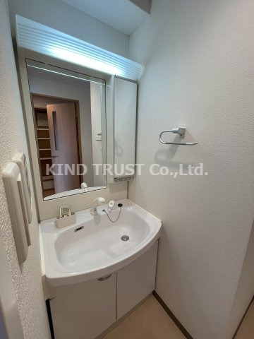 洗面設備　使いやすい洗面所です