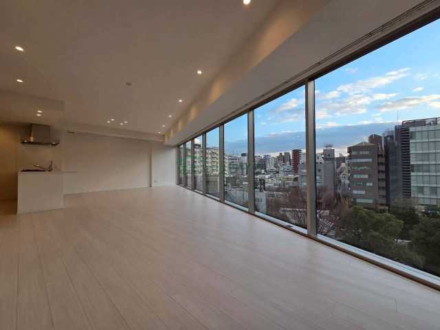 ロビー　コンフォリア新宿イーストサイドタワー