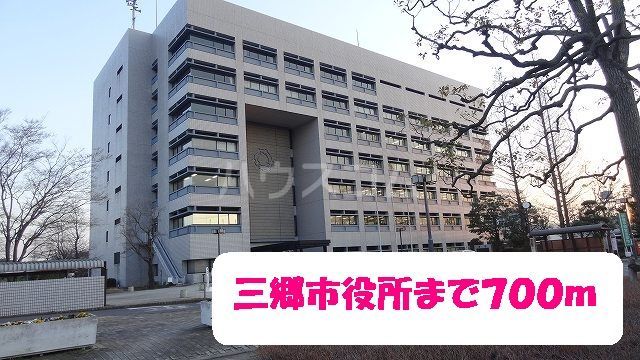 飲食店　マクドナルド 三郷三丁目店（飲食店）まで494m