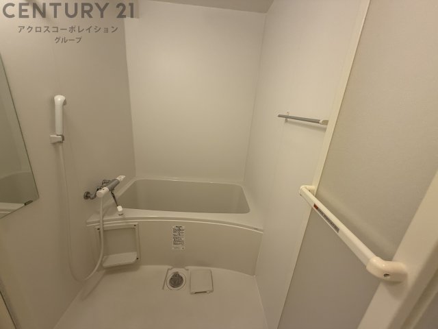 バス・シャワールーム　シンプルで機能的なユニットバスです