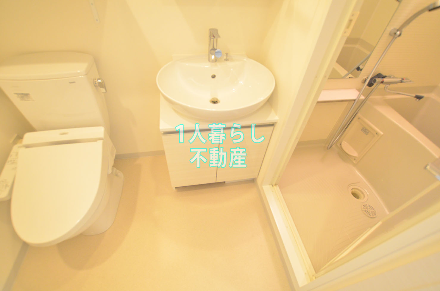 洗面設備　独立洗面台です