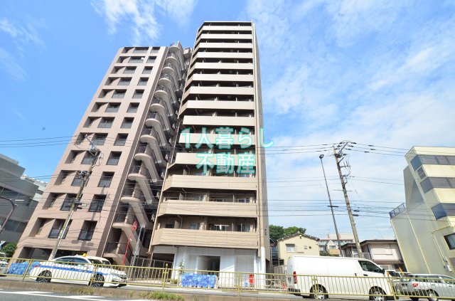 建物外観　ネット無料。ネット無料なら月々実質4000円程度のコストがか