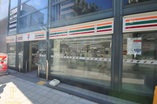 コンビニ　セブンイレブン 大阪靭公園東店（コンビニ）まで63m