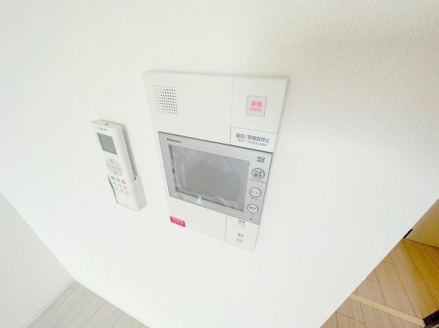 セキュリティ　TVモニターホンで来客が誰か確認してから開けて下さいね