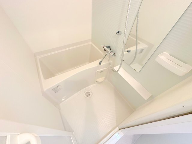 バス・シャワールーム　ゆったりと入るなら、お風呂とトイレとは別々が嬉しいですよね。