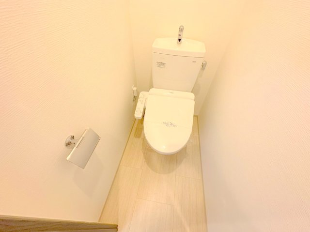 トイレ　清潔感のあるトイレは、誰もがリラックスできる空間です。
