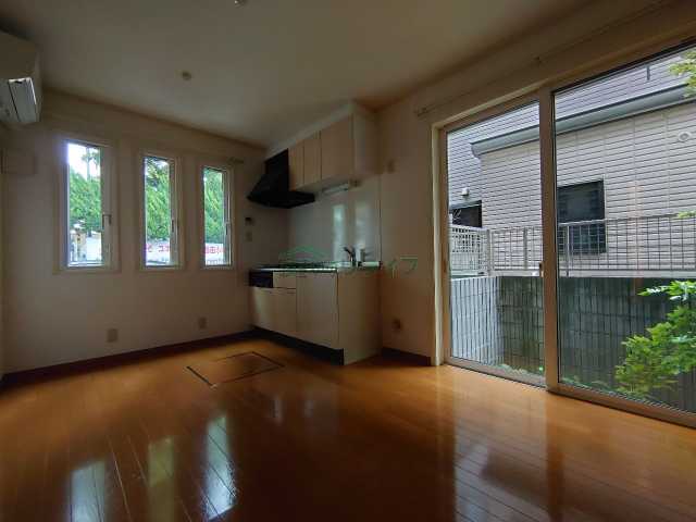 居室・リビング　メイプルハウス