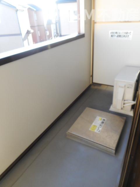 バルコニー　陽当たり良好なバルコニーです