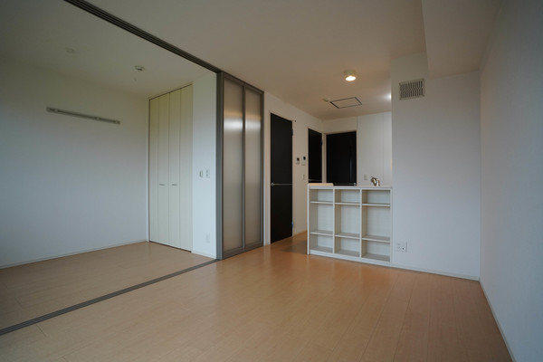 居室・リビング　同じ建物の別のお部屋