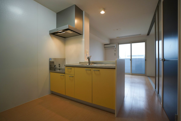 キッチン　同じ建物の別のお部屋