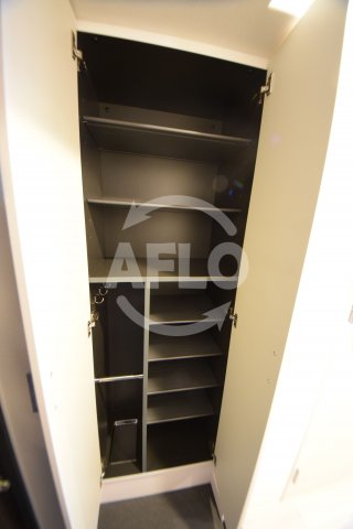 収納　スプランディッド難波WEST　シューズBOX