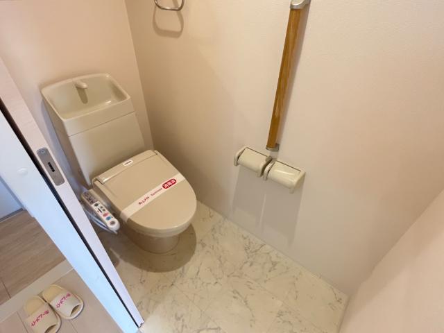 トイレ　シャワー付トイレ