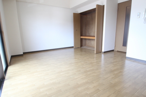 居室・リビング　※別号室の写真です