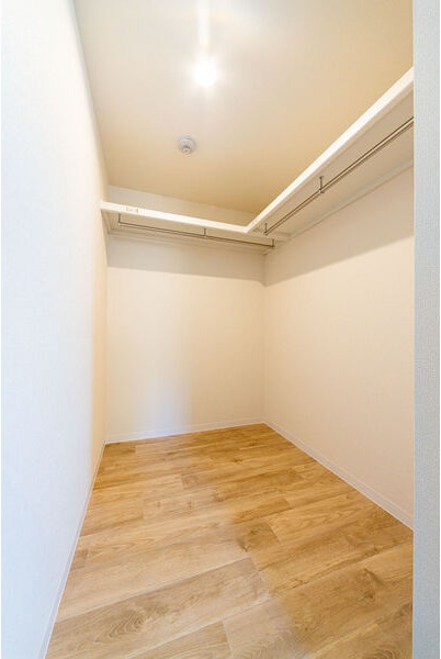 収納　収納力のあるウォークインクローゼットです！