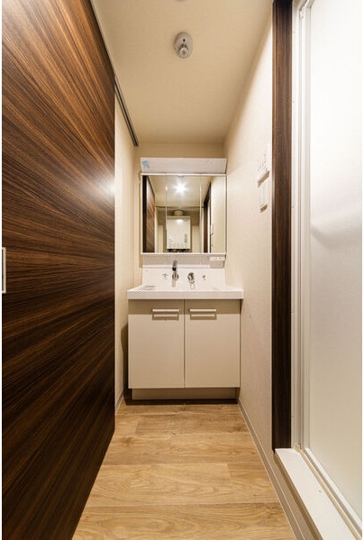 洗面設備　シャワードレッサー付きです！