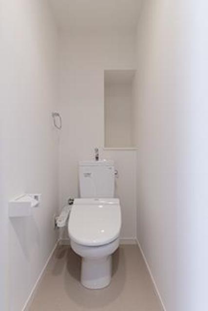 トイレ　※写真は同タイプ住戸です。