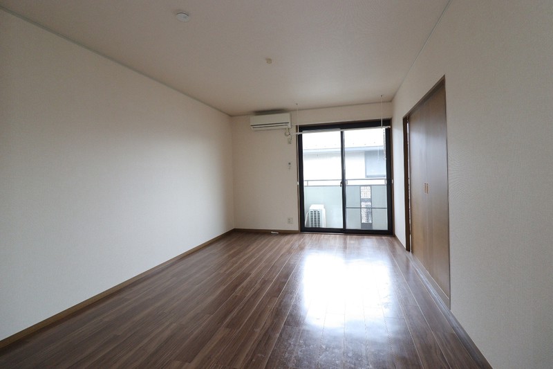 居室・リビング　別室参考写真（反転タイプ）