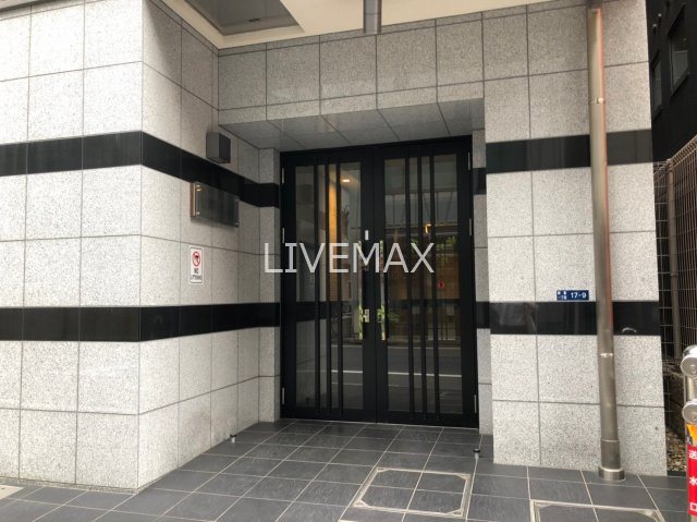 エントランス　仲介手数料は賃料の半月分以下です