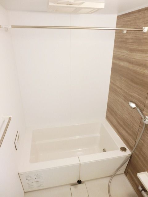 バス・シャワールーム　一日の疲れを癒せるバスルームです