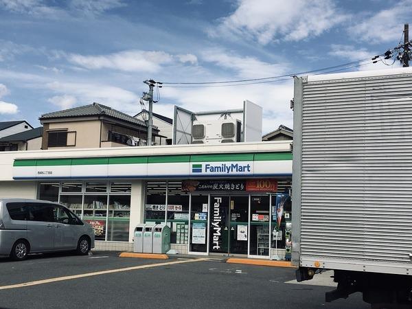 コンビニ　ファミリーマート（コンビニ）まで412m