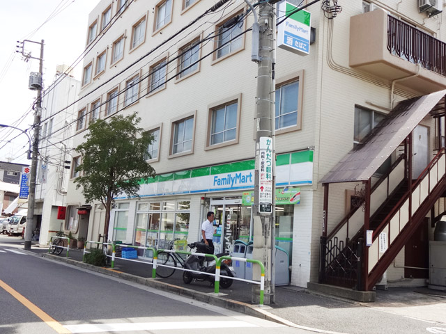 コンビニ　ファミリーマート 滝野川一丁目店（コンビニ）まで359m