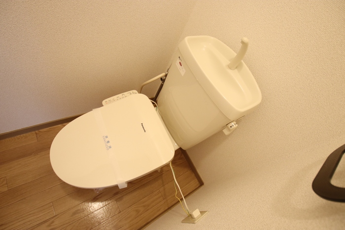 トイレ　温水洗浄便座