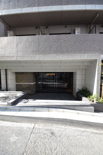 エントランス　☆内見のご予約はタウンハウジング八王子店まで☆