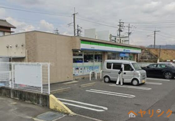 コンビニ　ファミリーマート瀬戸石田店（コンビニ）まで377m