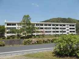 小学校　雲南市立木次小学校（小学校）まで2700m