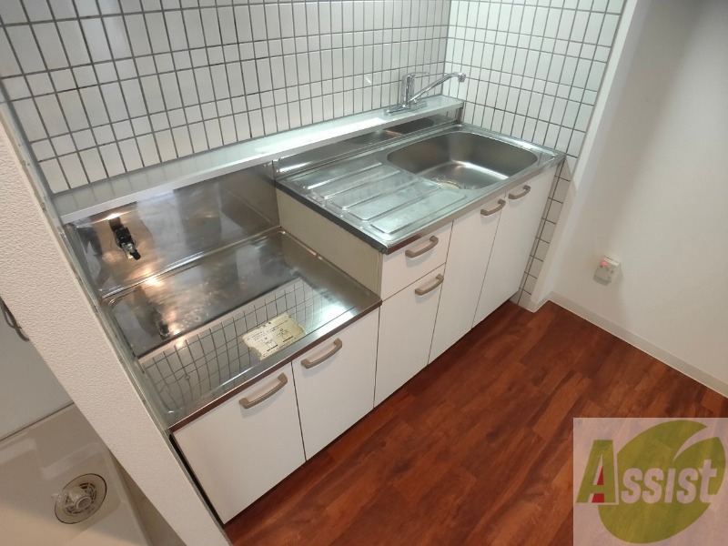 キッチン　キッチンはスペースも広々していて使いやすそうですよ！