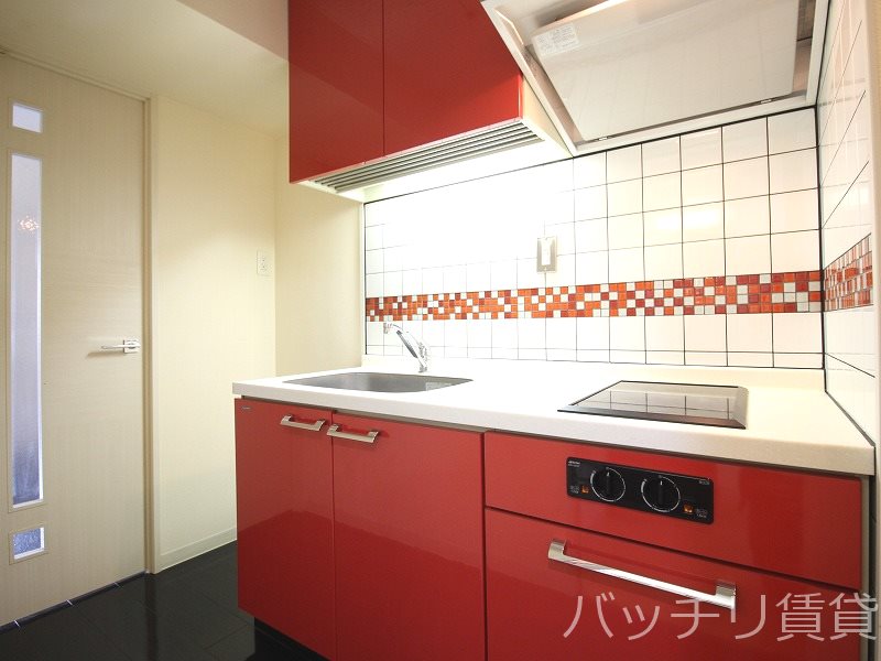 キッチン　写真は別号室の為、現状優先になります。