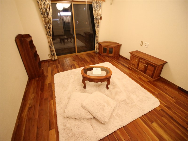 その他　無料レンタル家具（テーブル・TV台・サイドボード・棚）