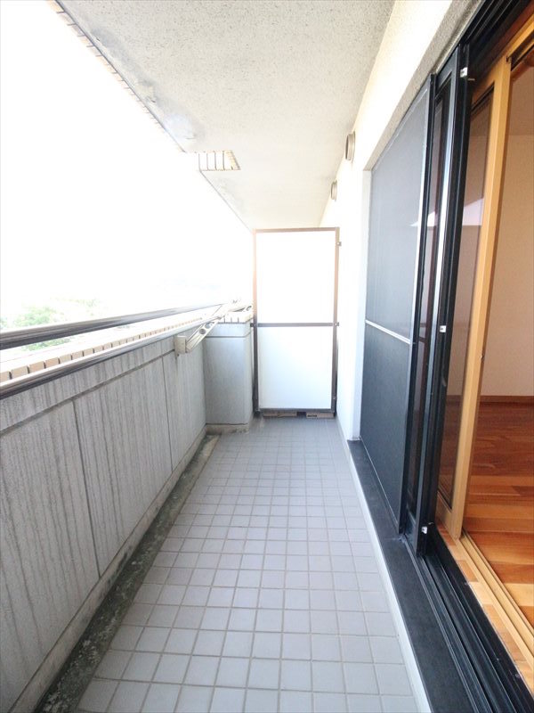 バルコニー　バルコニー・二重サッシ（写真は別室）