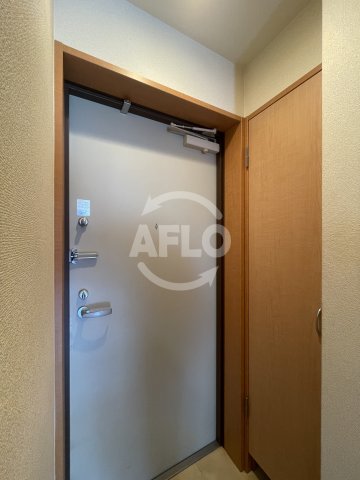 玄関　LaDouceur江坂　玄関