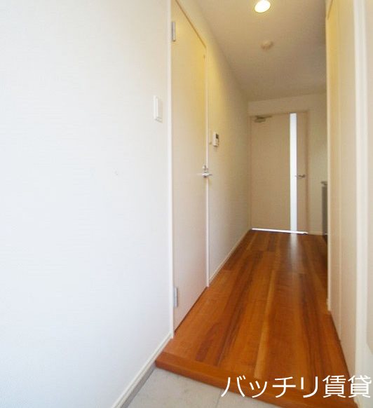 玄関　※同マンション別部屋写真の為、現状優先。