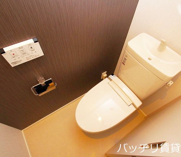 トイレ　※同マンション別部屋写真の為、現状優先。