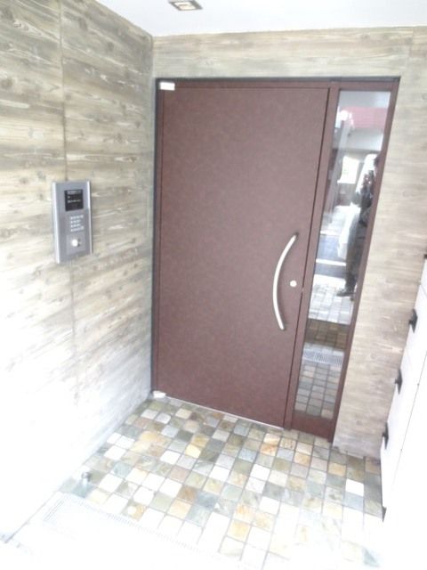エントランス　★オートロック付きマンション★