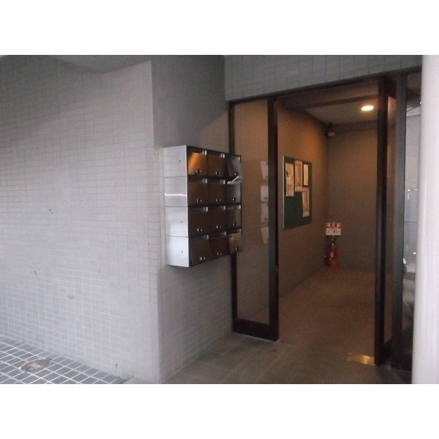 エントランス　☆ドア付きのエントランス☆