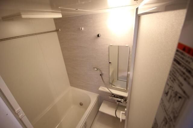 バス・シャワールーム　お風呂で日々の疲れを落としましょう