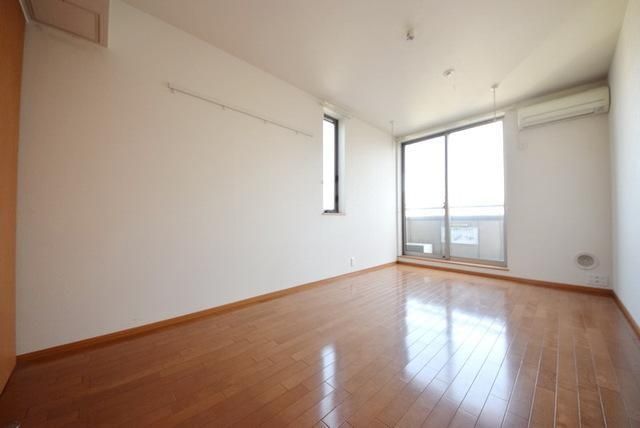 居室・リビング　★明るいお部屋です★