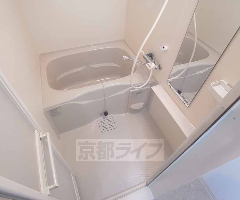 バス・シャワールーム　清潔感のあるお風呂だと気持ちが良いですよ。