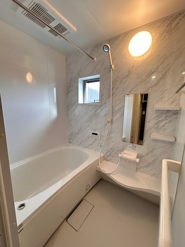 バス・シャワールーム　追い炊き機能付きオートバス