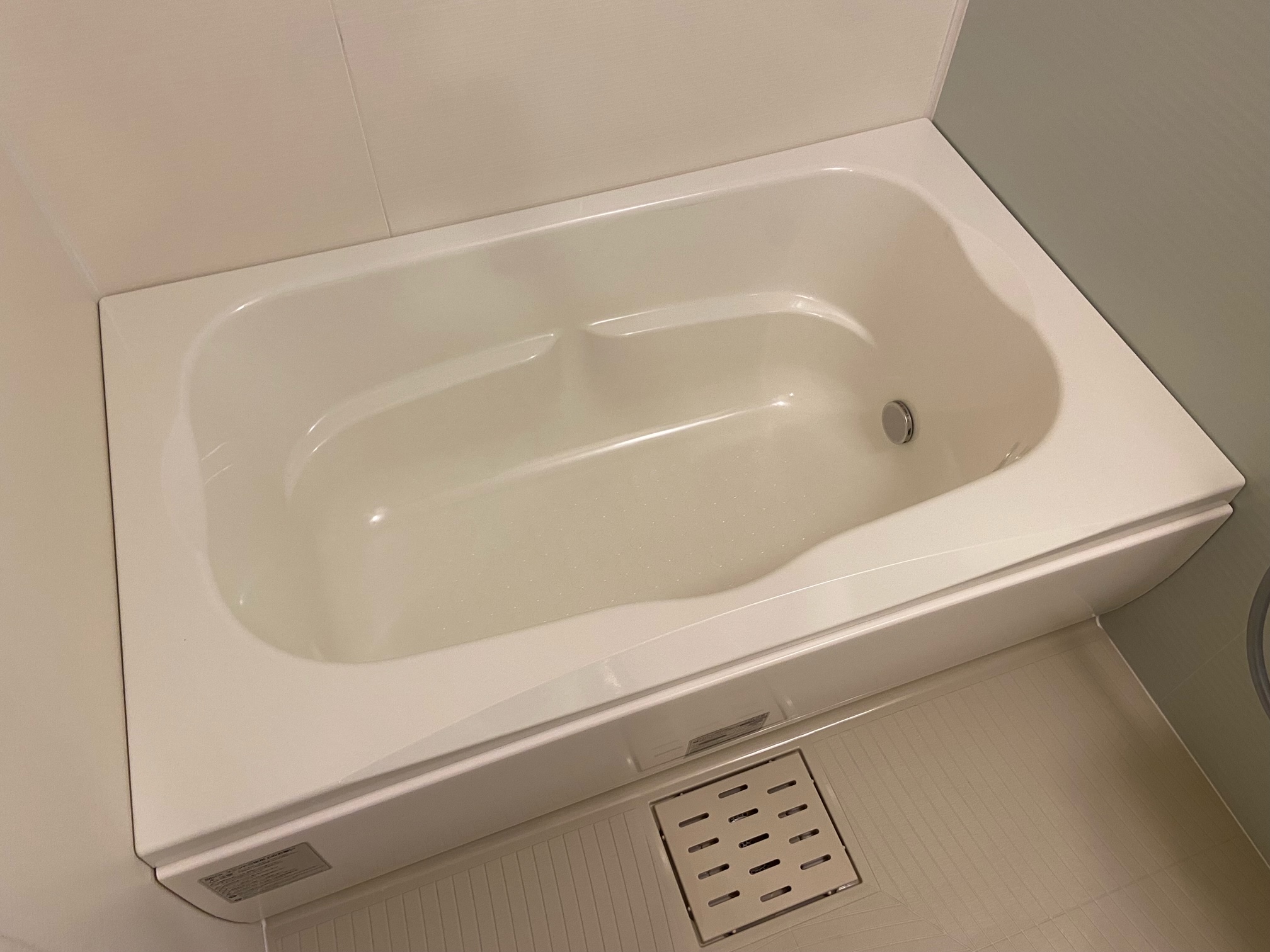 バス・シャワールーム　モデル写真