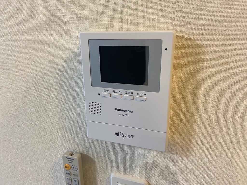 セキュリティ　モデル写真