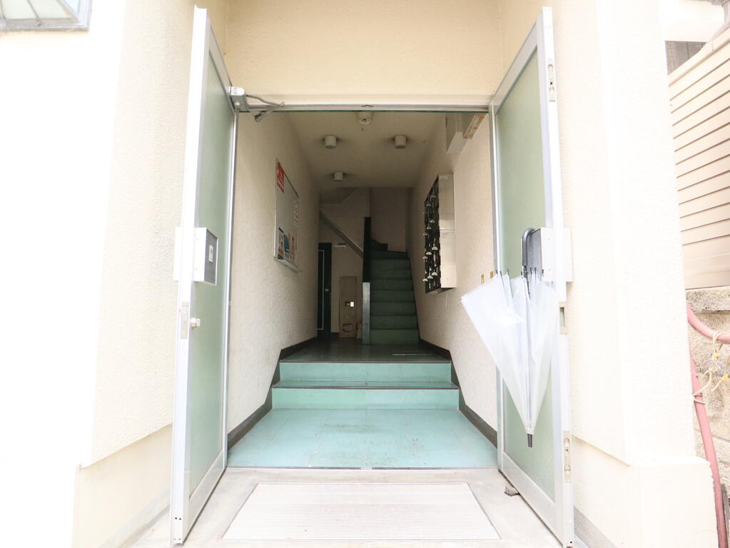 エントランス　エントランス