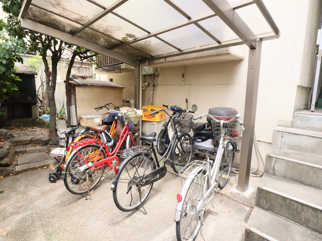 駐車場　駐輪場