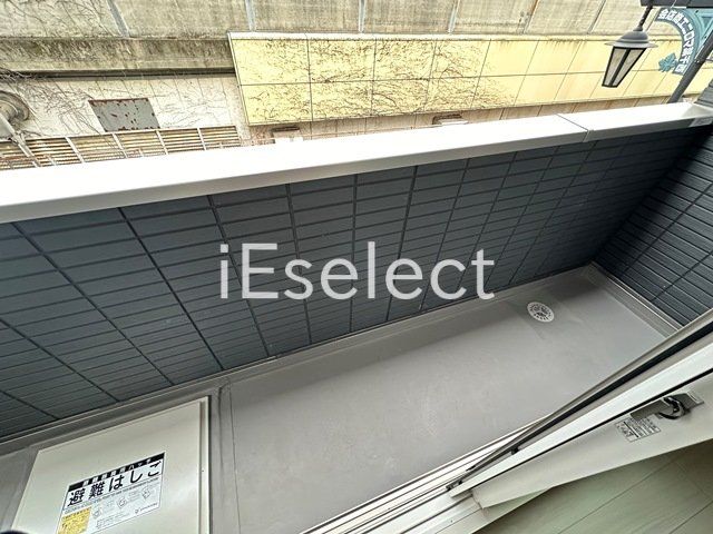 バルコニー　洗濯物も干せますね。