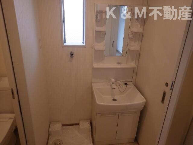 洗面設備　コンパクトで使いやすい洗面所