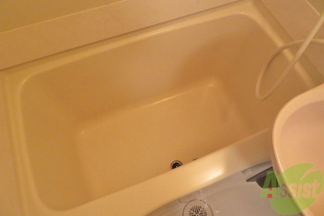 バス・シャワールーム　お風呂もこの大きさならゆっくり入れそうですね